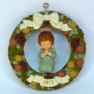 Vtg Hallmark Christmas ornament Della Robbia Wreath 1977 Twirl About Tree Trimmer box