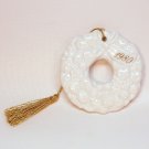 vtg Avon ceramic wreath ornament Christmas Remembrance 1980 white Japan no box replacement tassel