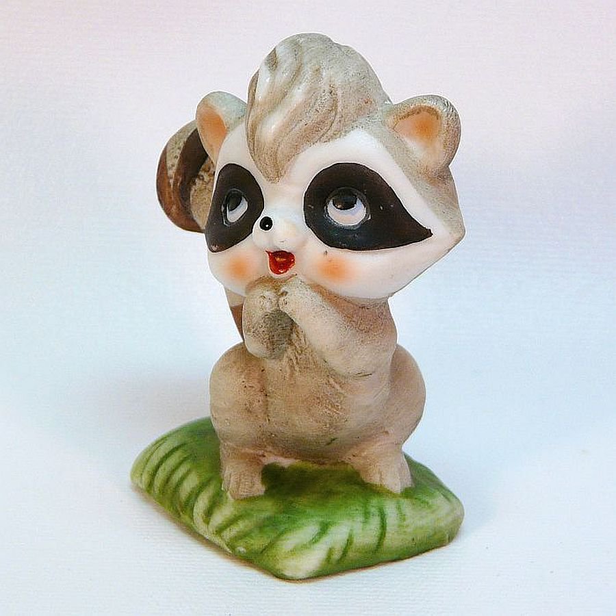 vintage raccoon figurine bisque porcelain 1978