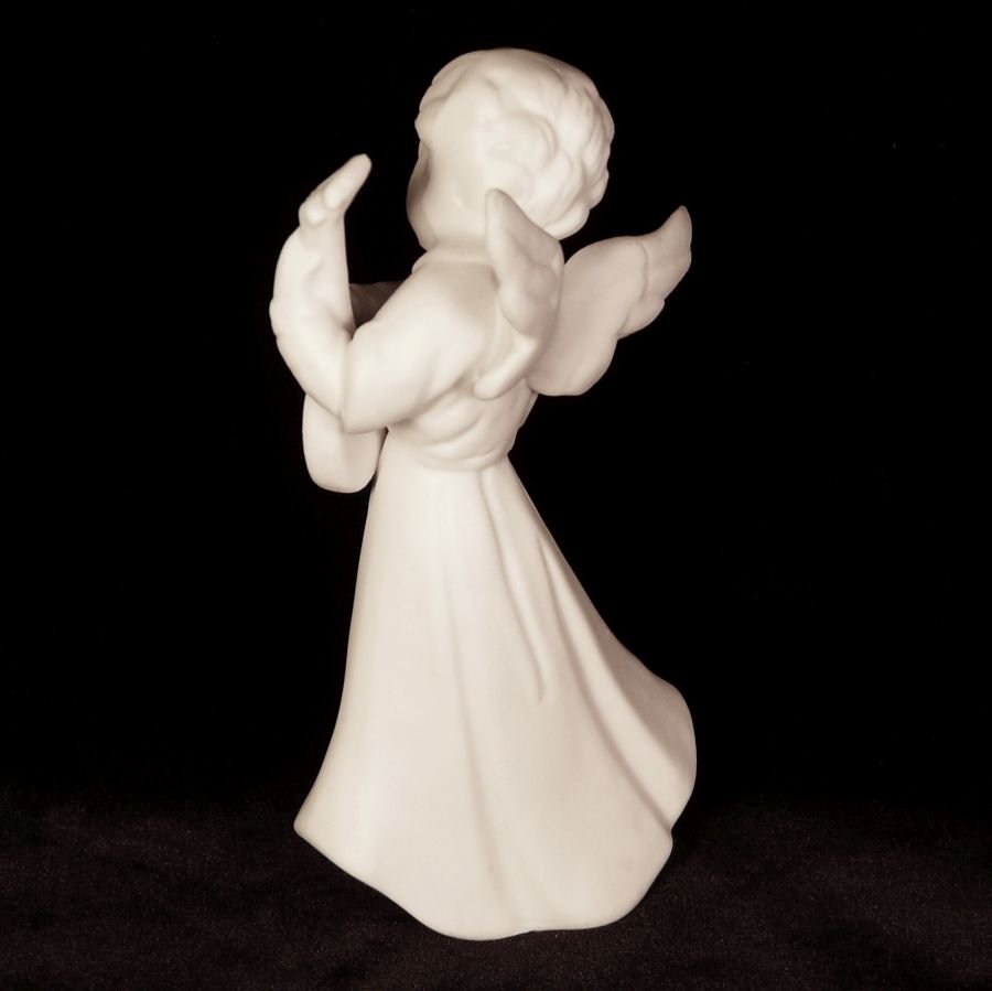 Vintage Napco figurine angel with mandolin Japan white bisque