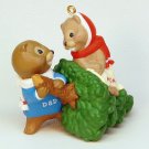 Vtg Hallmark 1998 Mom and Dad beaver Christmas ornament QX6653