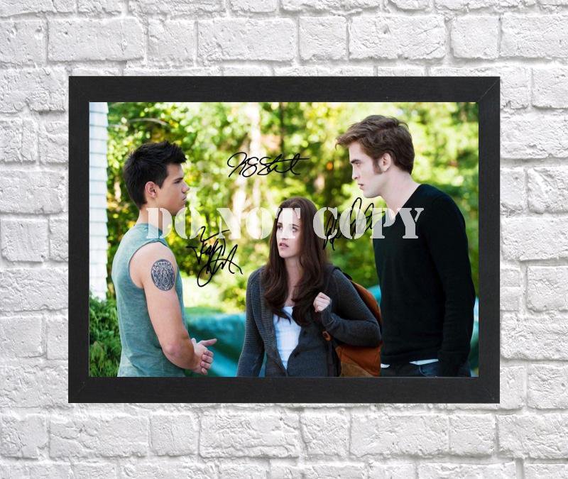 Twilight Kristen Stewart Robert Pattinson Taylor Lautner Signed Autographed Photo Poster mo1572 A3 1