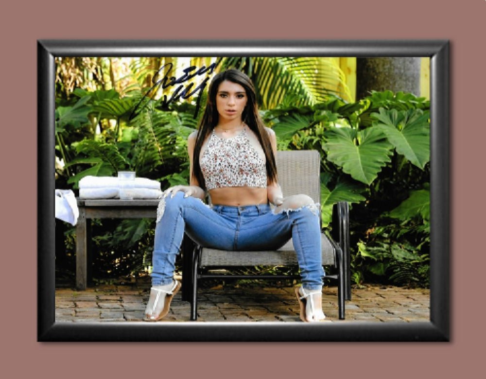 Joseline Kelly Adult Model Signed Autographed Poster Photo A4 8.3x11.7"" MO2783A4