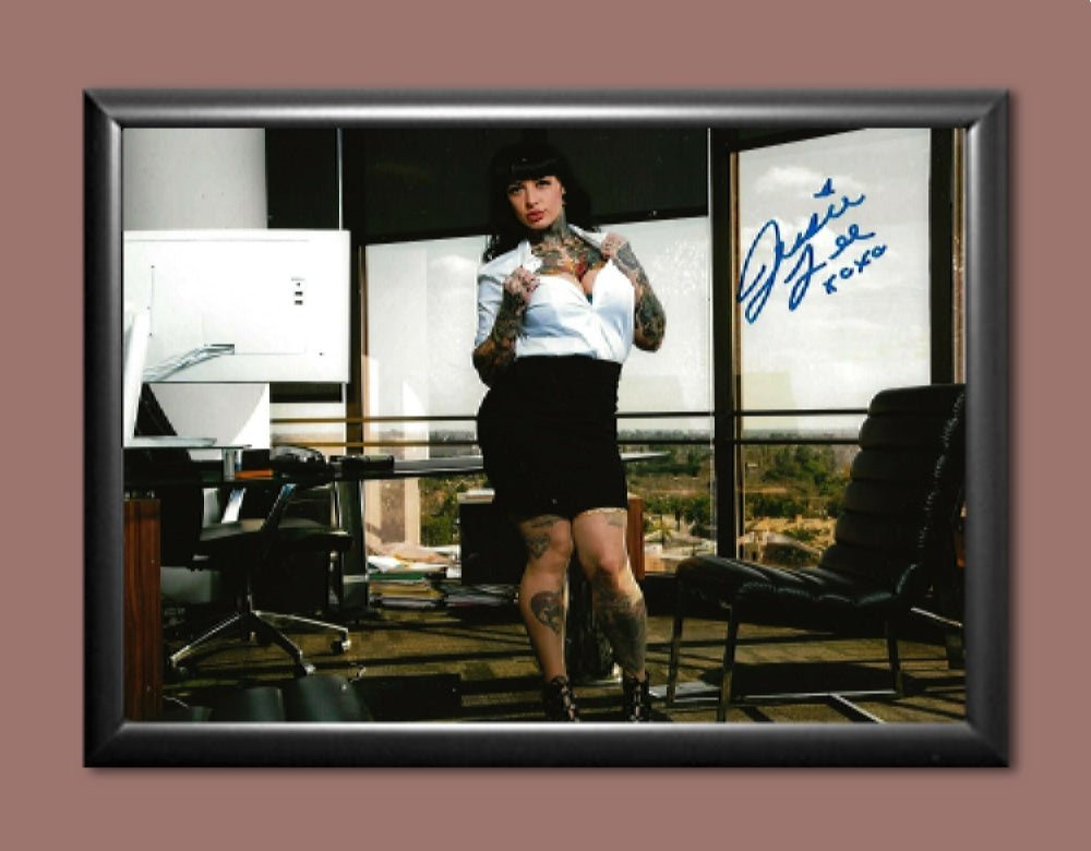 Jessie Lee Adult Model Signed Autographed Poster Photo A4 8.3x11.7"" MO2770A4