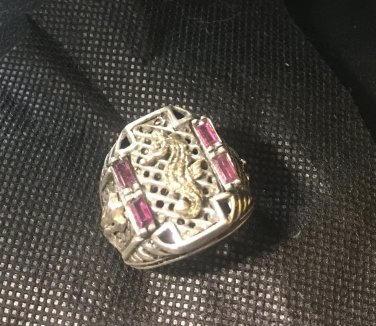 10 Karat SeaHorse Garnet silver ring Leg