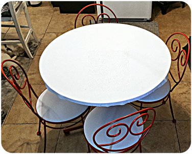 Ice Cream Polar Table And Four Chairs