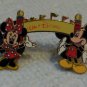 VERY RARE 2004 WALT DISNEY WORLD MICKEY & MINNIE polka dot COUPLE trader PIN