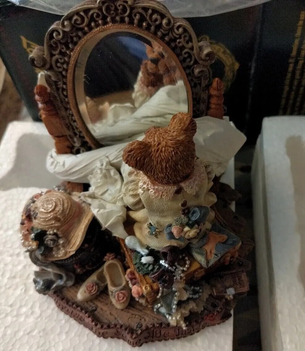 Boyds Bears Limited Edition BEATRICE Mirror Always the Same Age Inside #227802