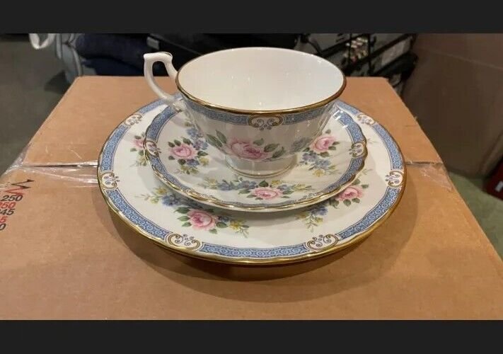 Vintage Windsor Fine Bone China Tea Cup Saucer Plate Blue Floral Gold England UK