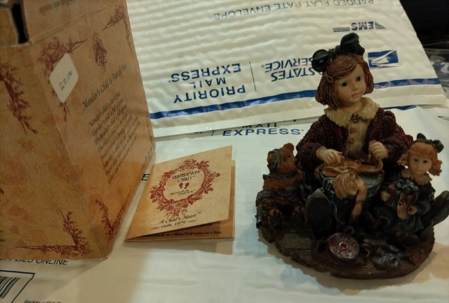 Boyd's Yesterday's Child Dollstone Mother's Present Karen w/Wilson & Eloise 1996
