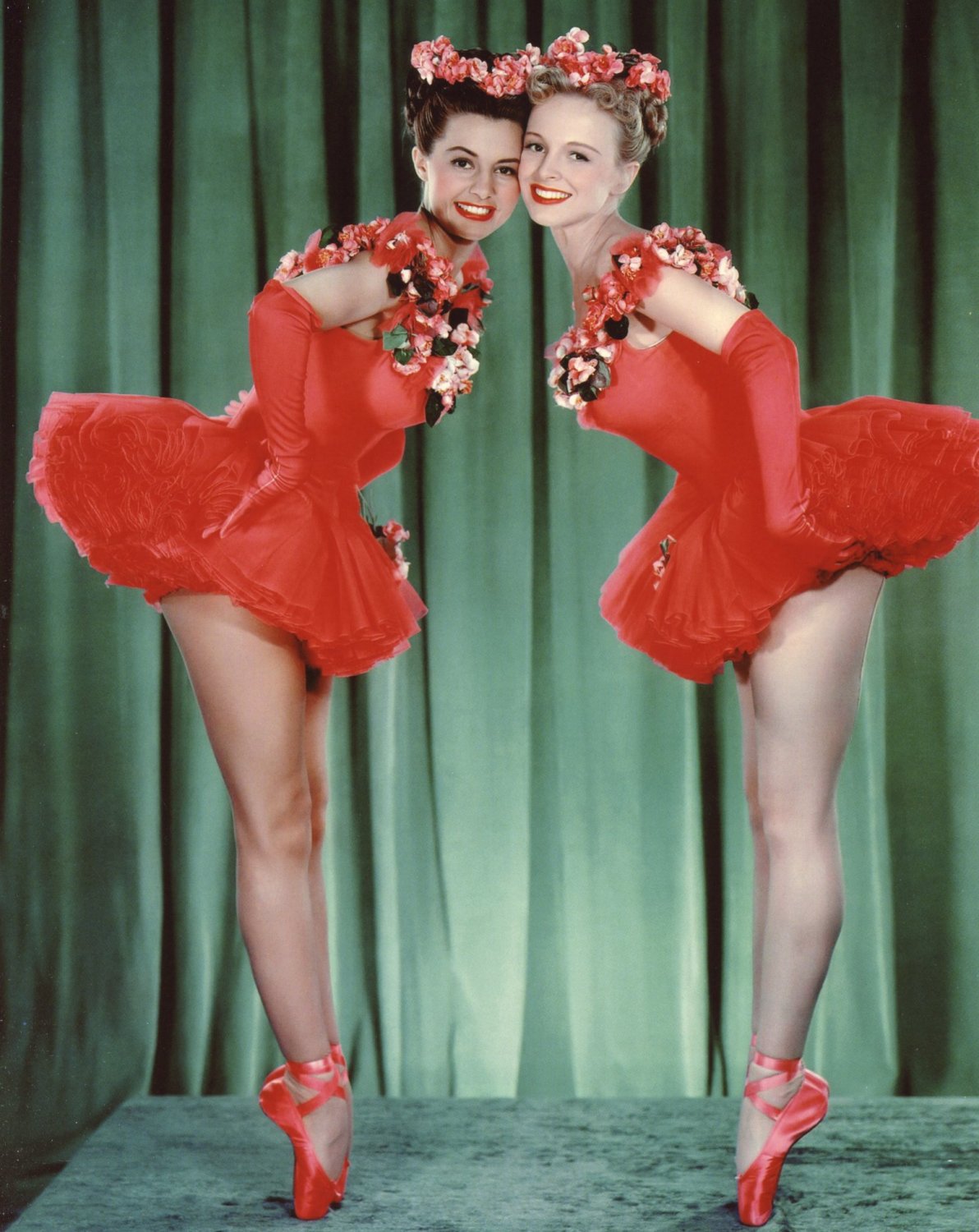 Cyd Charisse Leggy 8x10 glossy photo #X8331