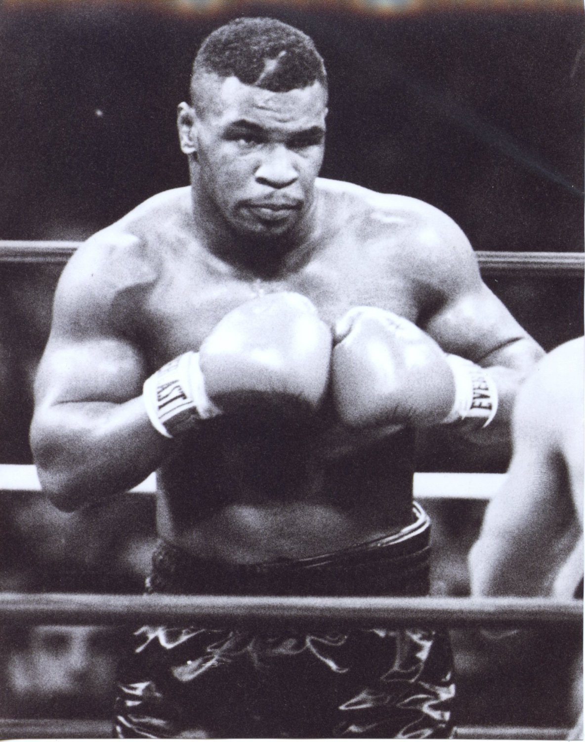 MIKE TYSON vs BUSTER DOUGLAS 8X10 PHOTO BOXING PICTURE