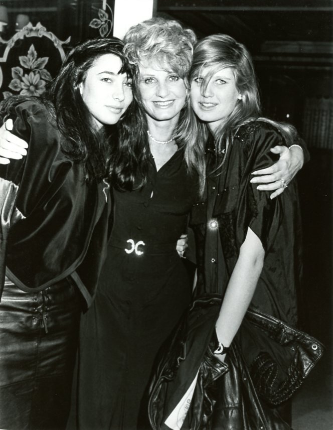 Jill Ireland 7x9 Original glossy photo #X0691