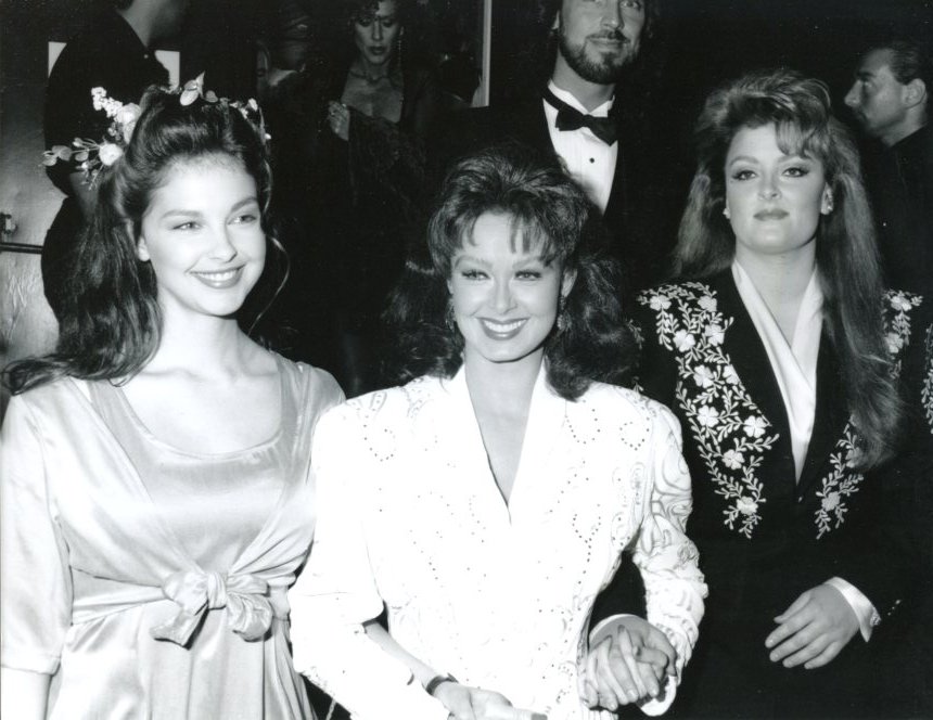 Judds Ashley Judd Wynnona Judd 7x9 Original glossy photo #X1440