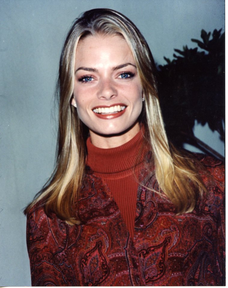 Jamie Pressley 8x10 Glossy Photo #x4096