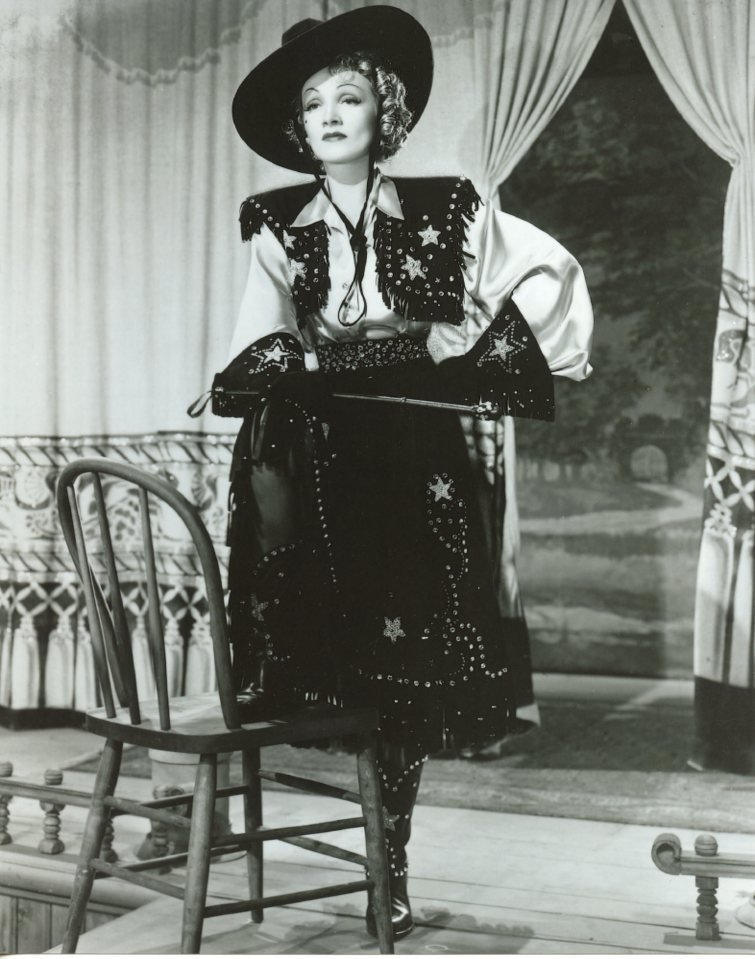 Marlene Dietrich 8x10 glossy photo #Y1927
