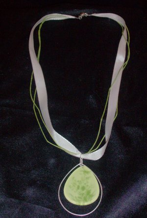 Ribbon Necklace