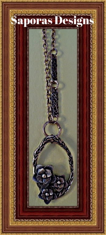 Antique Theme Flower / Floral / Wreath Design Necklace