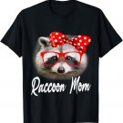 Raccoon Mom Mama Raccoon Lover Christmas Gifts T-Shirt