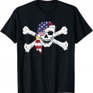 USA Flag Patriotic Skull & Crossbones Pirate Men Women T-Shirt
