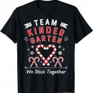 Team Kinder garten Christmas Candy Cane Kindergarten Teacher T-Shirt
