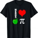Nerds Love Apple Pie Funny Math Pun Pi Teacher T-Shirt