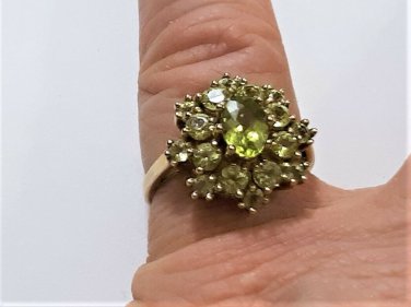 Vtg 10K YG Peridot Cluster Cocktail Ring Size 7.5