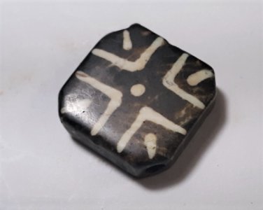 Antique Pumtek Pyu Diamond Tabular Cross Opalized Fossil Palm Wood Bead 25 mm