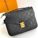 LOUIS VUITTON - Pochette Metis Monogram Empreinte Leather Black
