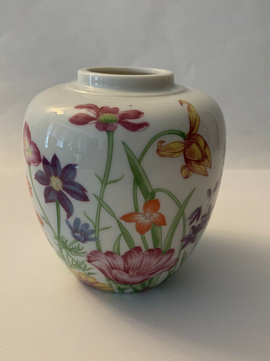 Mini Japanese Vase Urn Porcelain