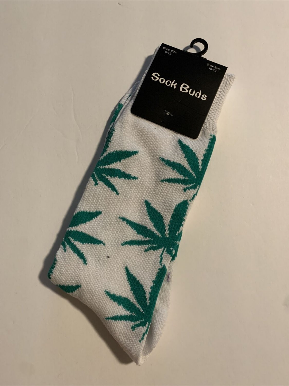 NEW "Sock Buds" Socks mid Calf Cannabis Leaves Shoe Size 6-12 WHITE + GREEN