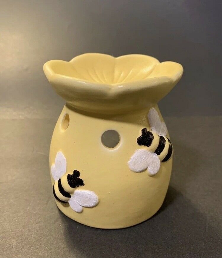 &acirc;��Bee&acirc;�� Ceramic Wax Melt Warmer Oil Burner Fragrance Tealight Candle Holder