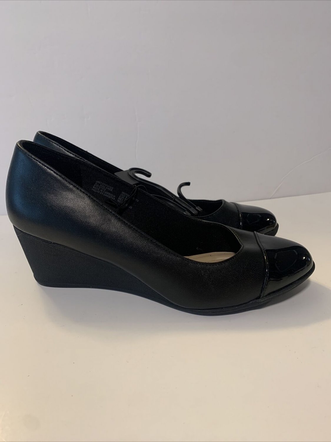 Time and Tru memory foam wedges NWT size 9