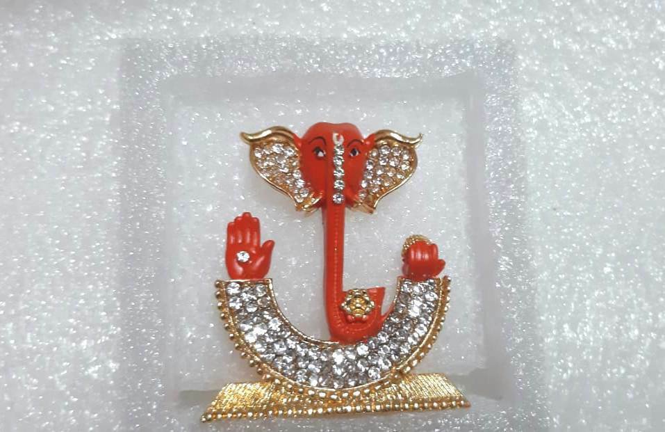 GANAPATI CAR DASHBOARD /MURTI STATUE METAL GANESHA WITH STONE PLATE