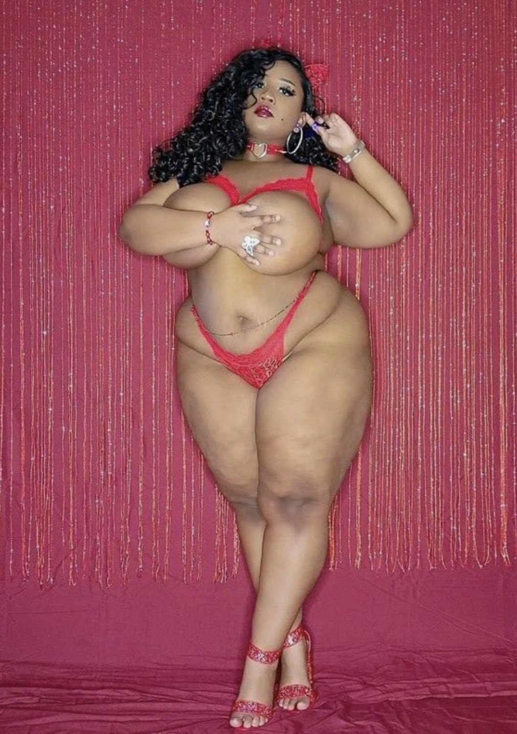 5 x 7 nude curvy thick busty brunette 022727 thickness.