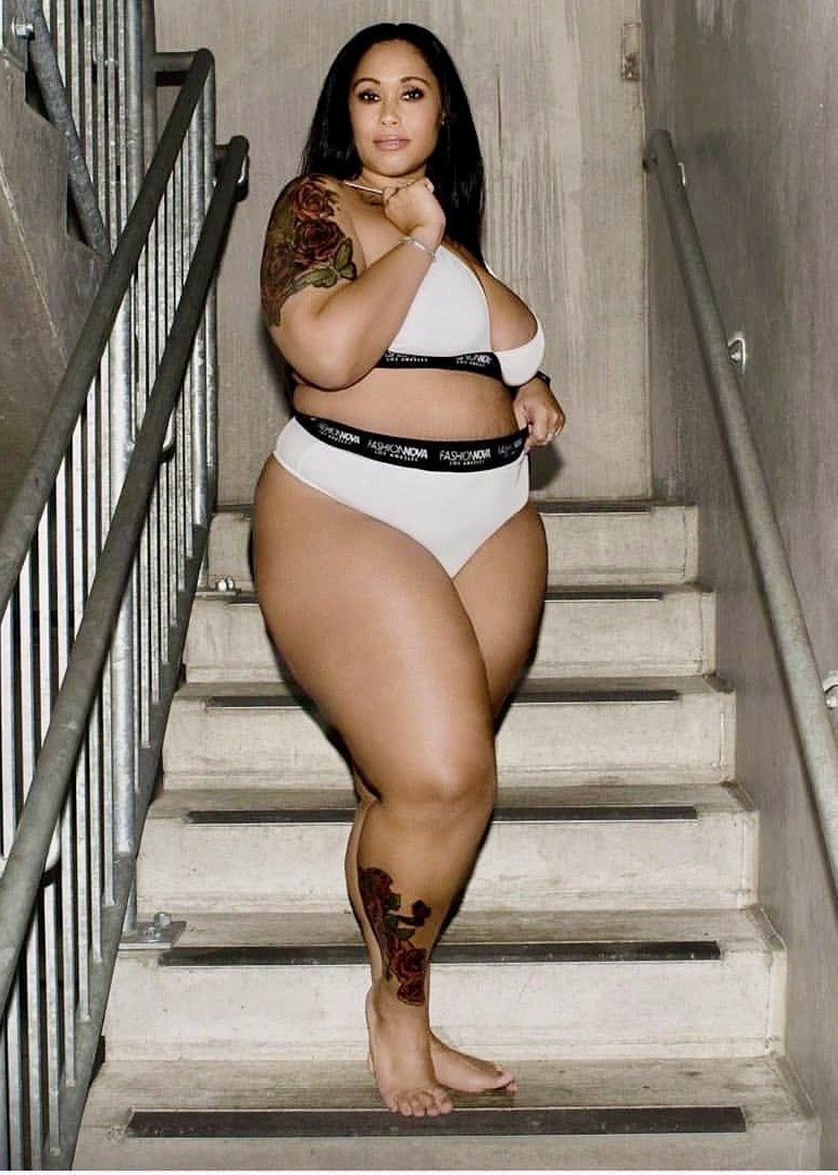 5 x 7 NUDE CURVY BRUNETTE MODEL 0238702 THICKNESS BOOBS