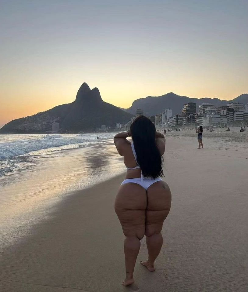 5 x 7 NUDE CURVY BUSTY MODEL 2393875 THICKNESS