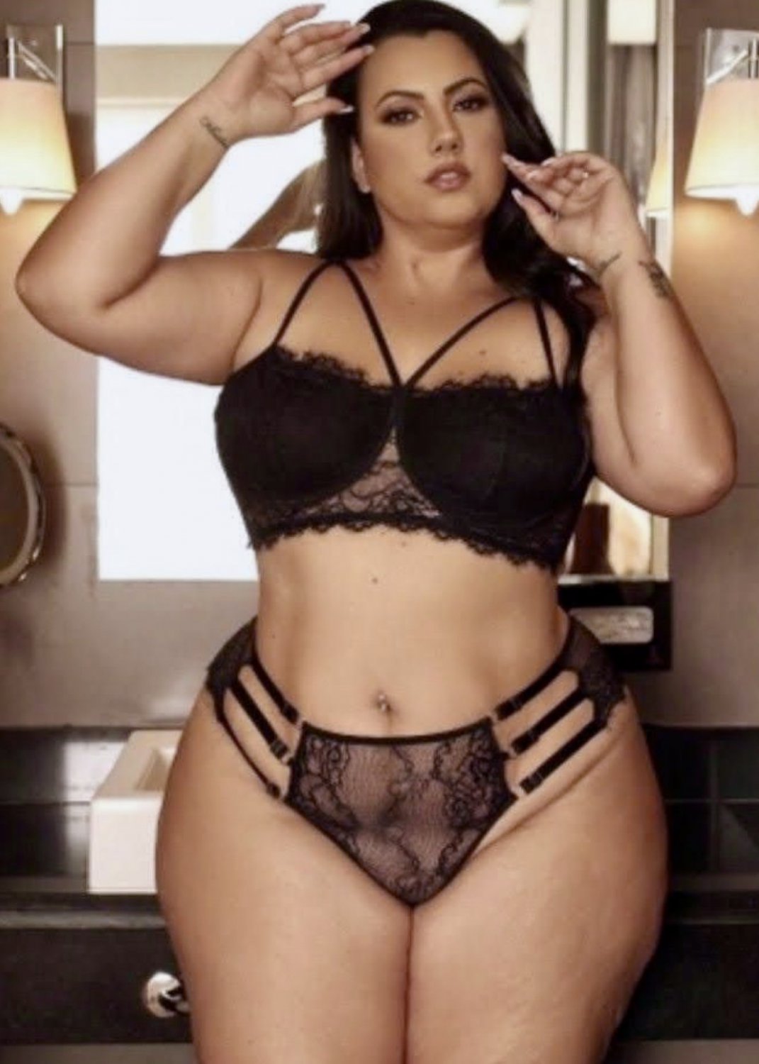 5 X 7 NUDE CURVY BUSTY MODEL 2394764 THICKNESS BOOTY