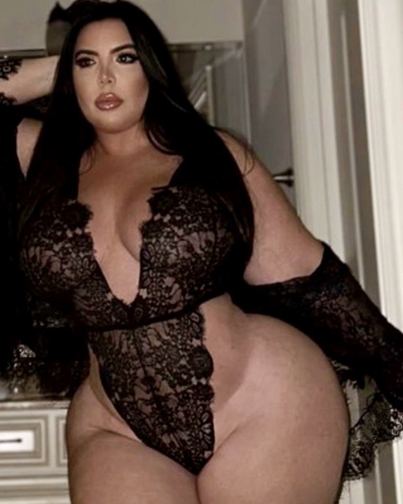 8 x 10 NUDE CURVY BUSTY MODEL 23956216 THICKNESS BOOTY