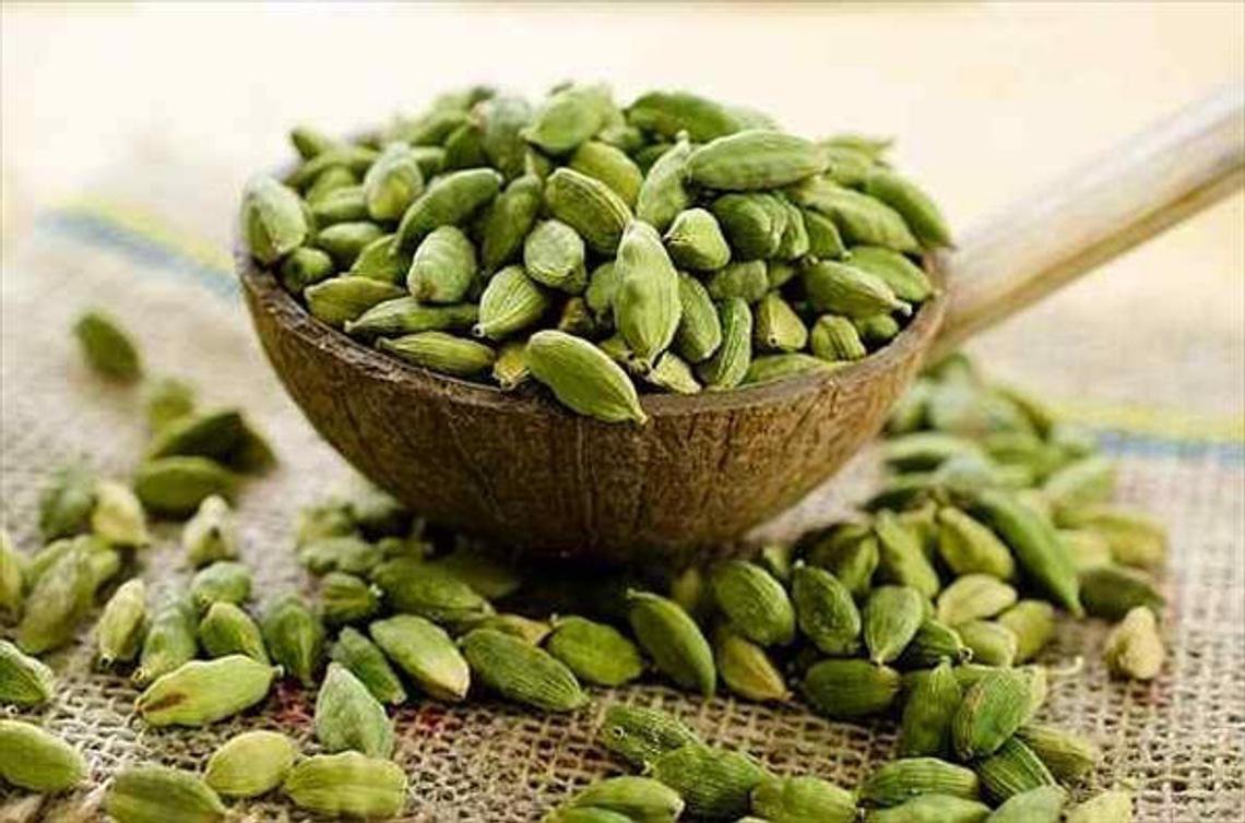 Green Cardamom Pods fresh & large pods Elettaria Elaichi 200gm