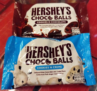 Hershey's Choco Bites Cookies & Cream 36g & HERSHEY&acirc;��S CHOCO BALLS Cookies & Chocolate 36g