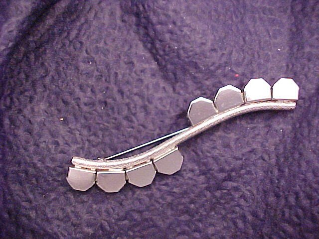 Mod Art Sleek Silver Tone Costume Pin