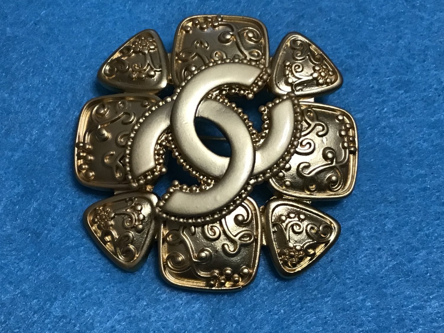 CHANEL Brooch Pin