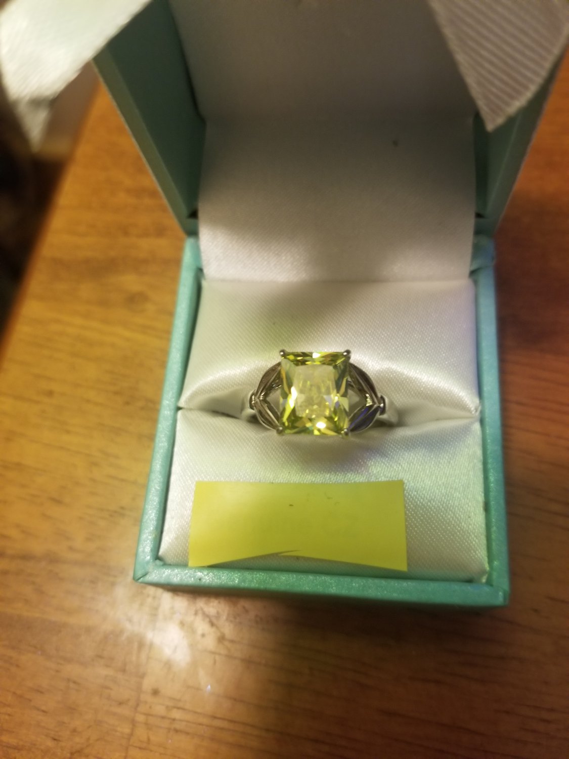 Ladies Fashion Ring