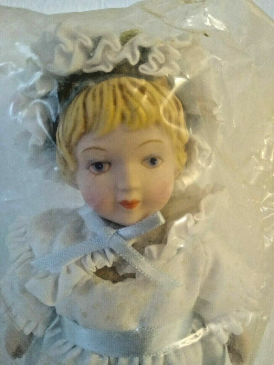 Vintage Avon Victorian Collector Doll Porcelain Bisque Girl 1983 Factory Sealed