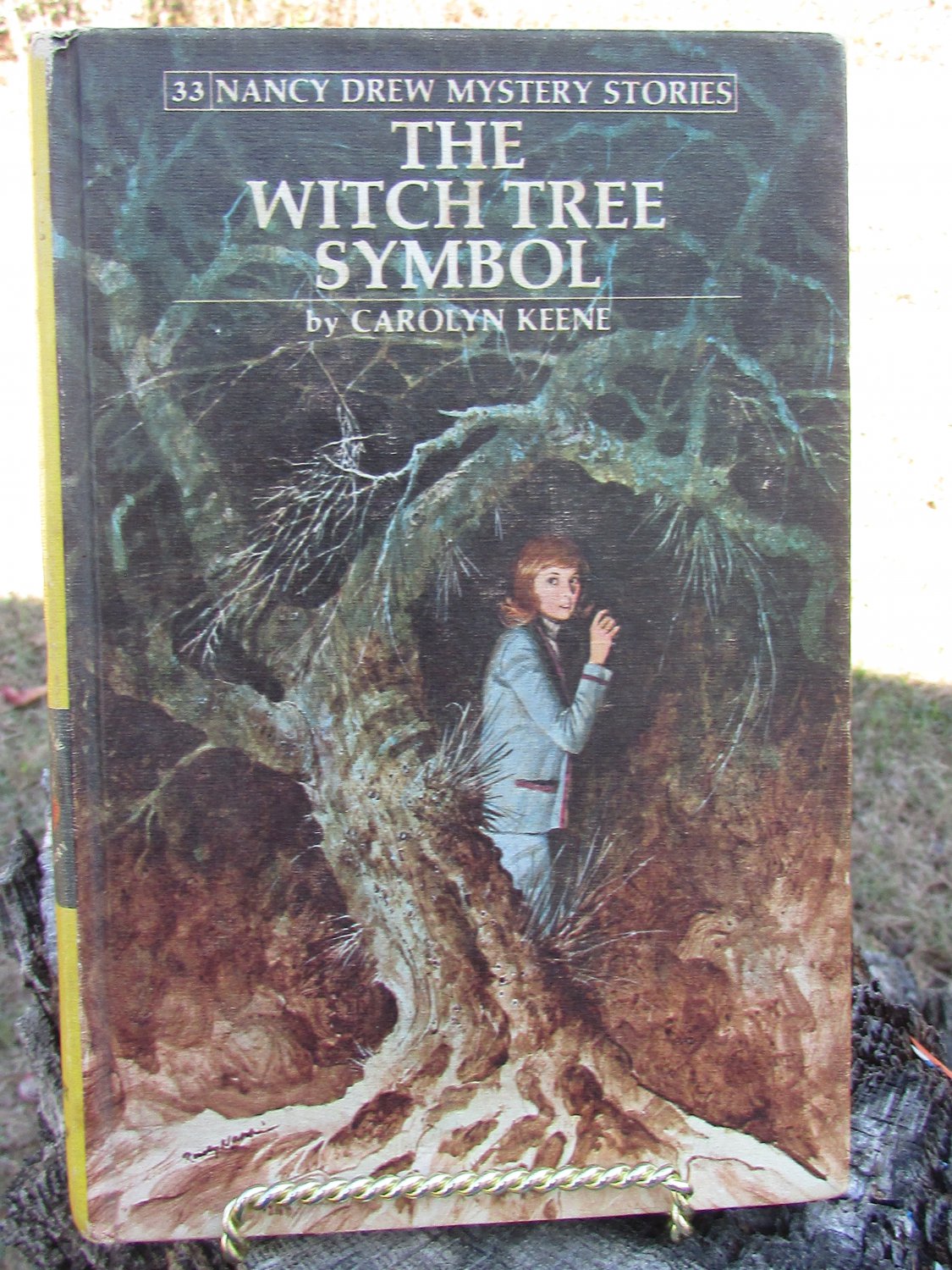 Nancy Drew 33: The Witch Tree Symbol Hardcover &acirc;�� January 1, 1955