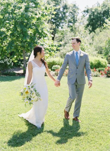 Bohemian V-neck sleeveless lace country garden wedding dress