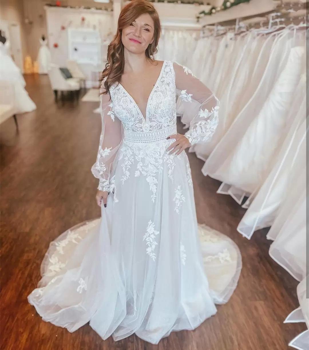 Boho Long Sleeves Wedding Dresses Bridal Gown Lace Applique Sweep Train Plunging V Neck Chiffon
