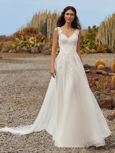 Bohemian Simple A Line Wedding Dresses V Neck Sleeveless Lace Applique  Weeding Gowns