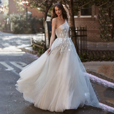Elegant One Shoulder Princess Wedding Dress A-Line 3D Flowers Court Train Tulle Bridal Gown